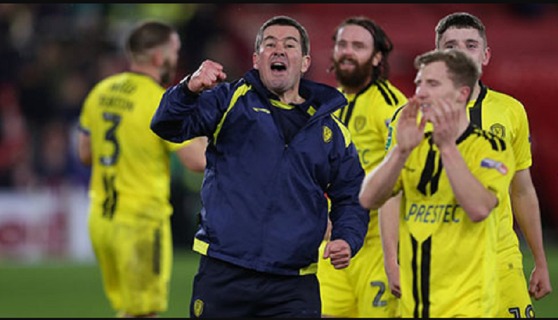 nigel-clough-canh-bao-arsenal